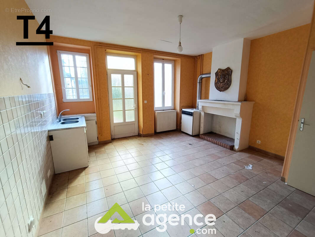Appartement à SANCERGUES