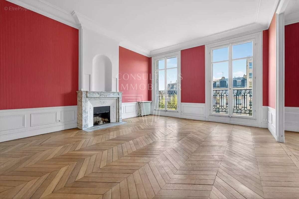Appartement à PARIS-16E