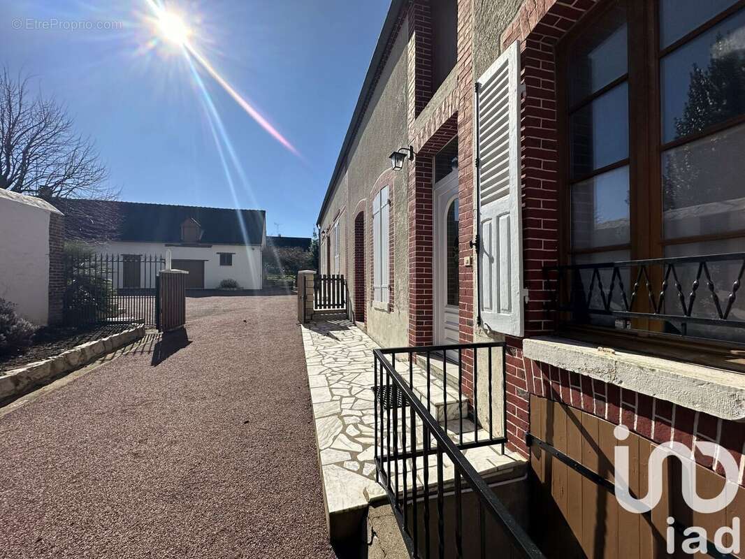 Photo 3 - Maison à COURTENAY