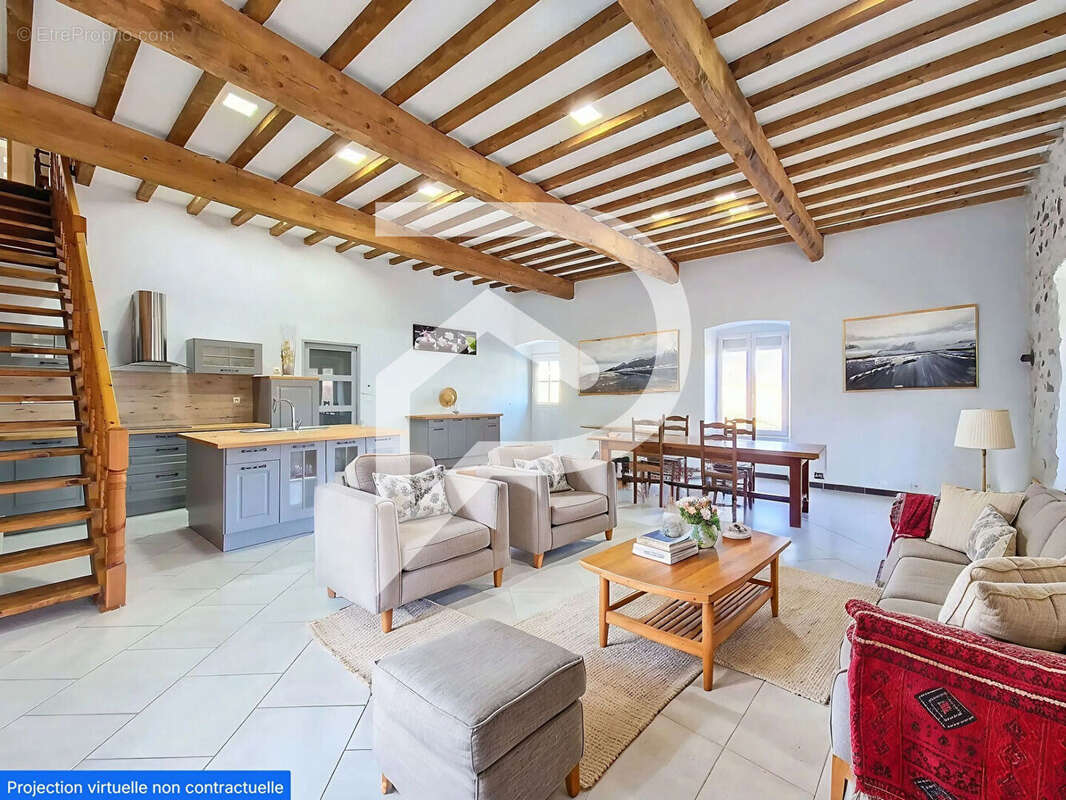 Maison à SAINT-LAGER-BRESSAC