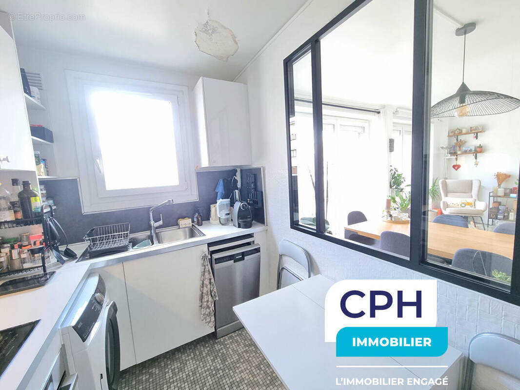 Appartement à PARIS-14E