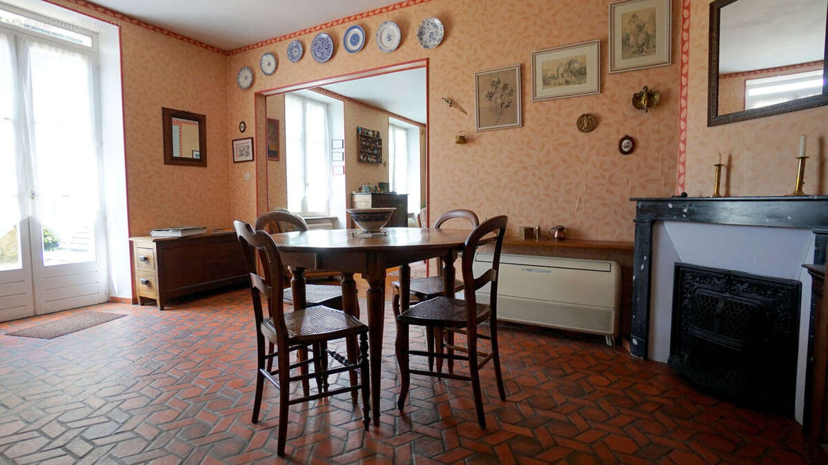 Maison à EPONE