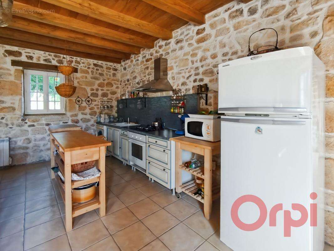 À vendre – Charmante maison en pierre à Couleuvre, aux portes de la forêt de Tronçais - photo 7