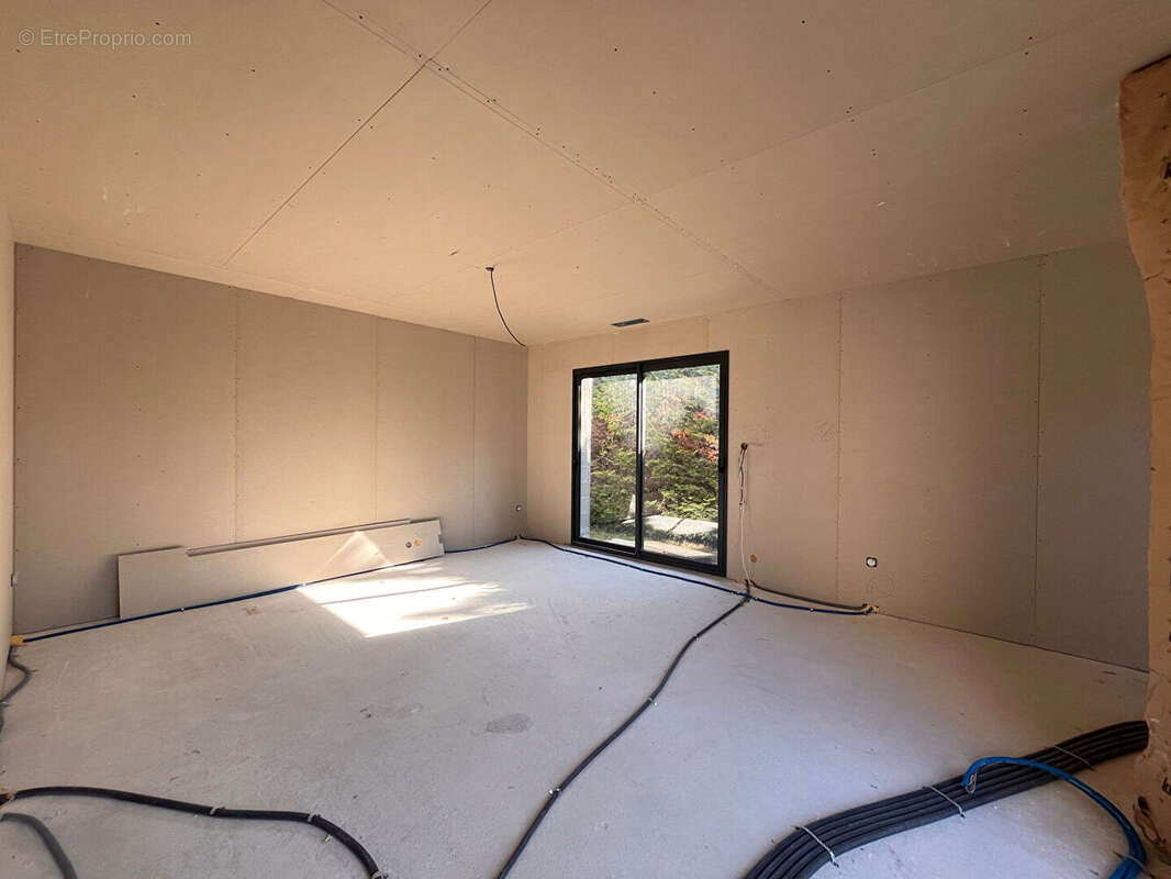 Maison à L'ISLE-SUR-LA-SORGUE