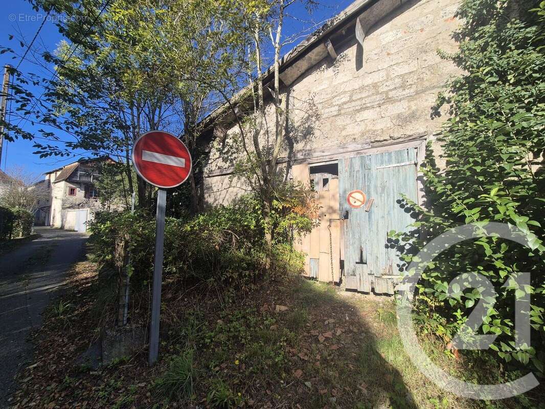 Autre à SAUVETERRE-DE-BEARN