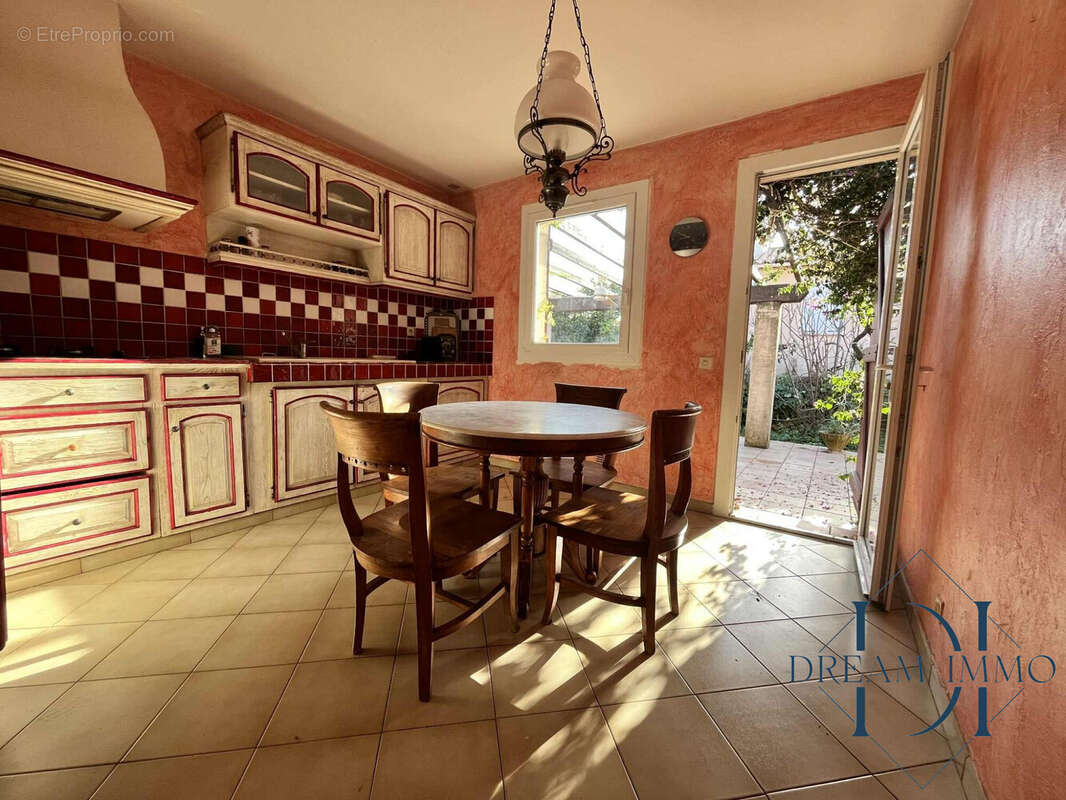 Maison à SOLLIES-PONT