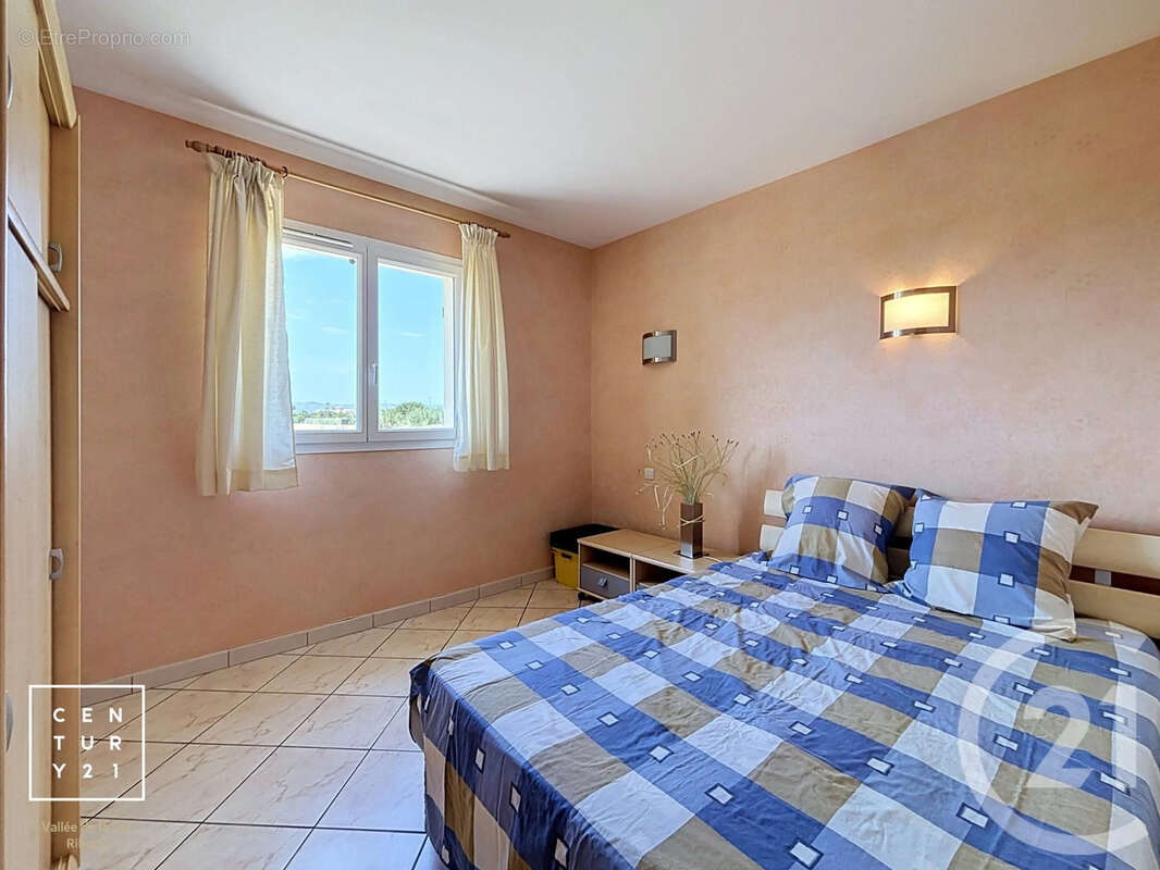 Maison 81 m² à Claira  - photo 13