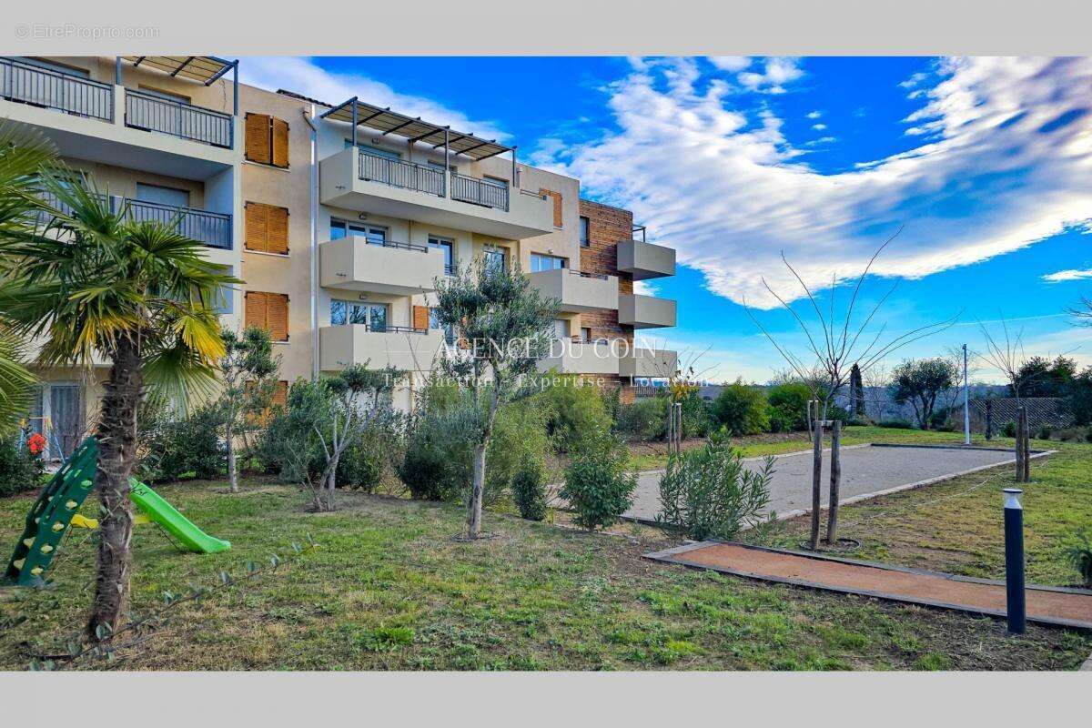 Appartement à LE MUY