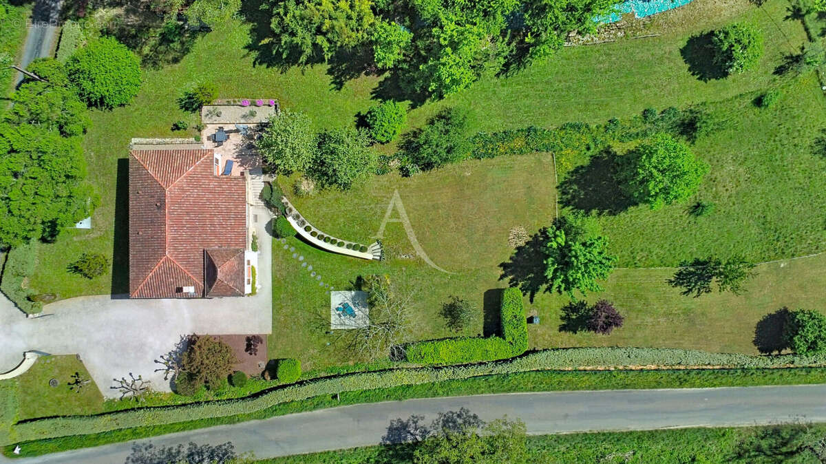 Maison à PRAYSSAC