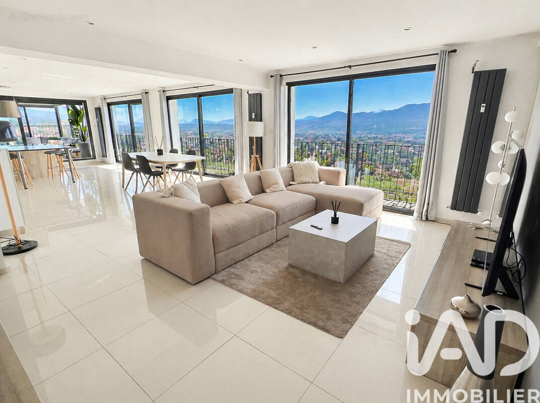 Photo 1 - Appartement à MARSEILLE-12E