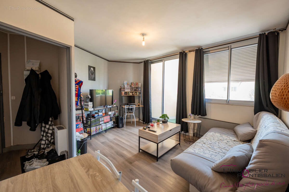 Pontarlier - appartement t2 - balcon - ascenseur - photo 3