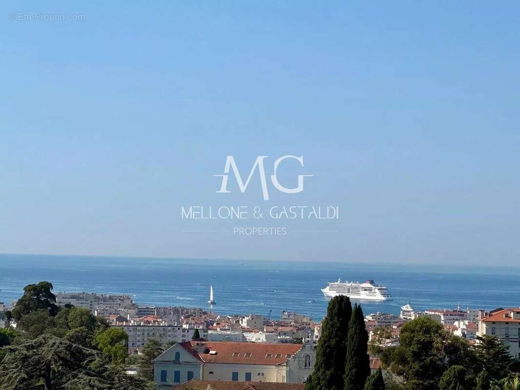 Appartement à CANNES