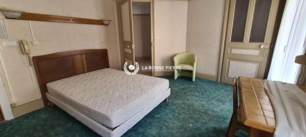 Commerce à PLOMBIERES-LES-BAINS