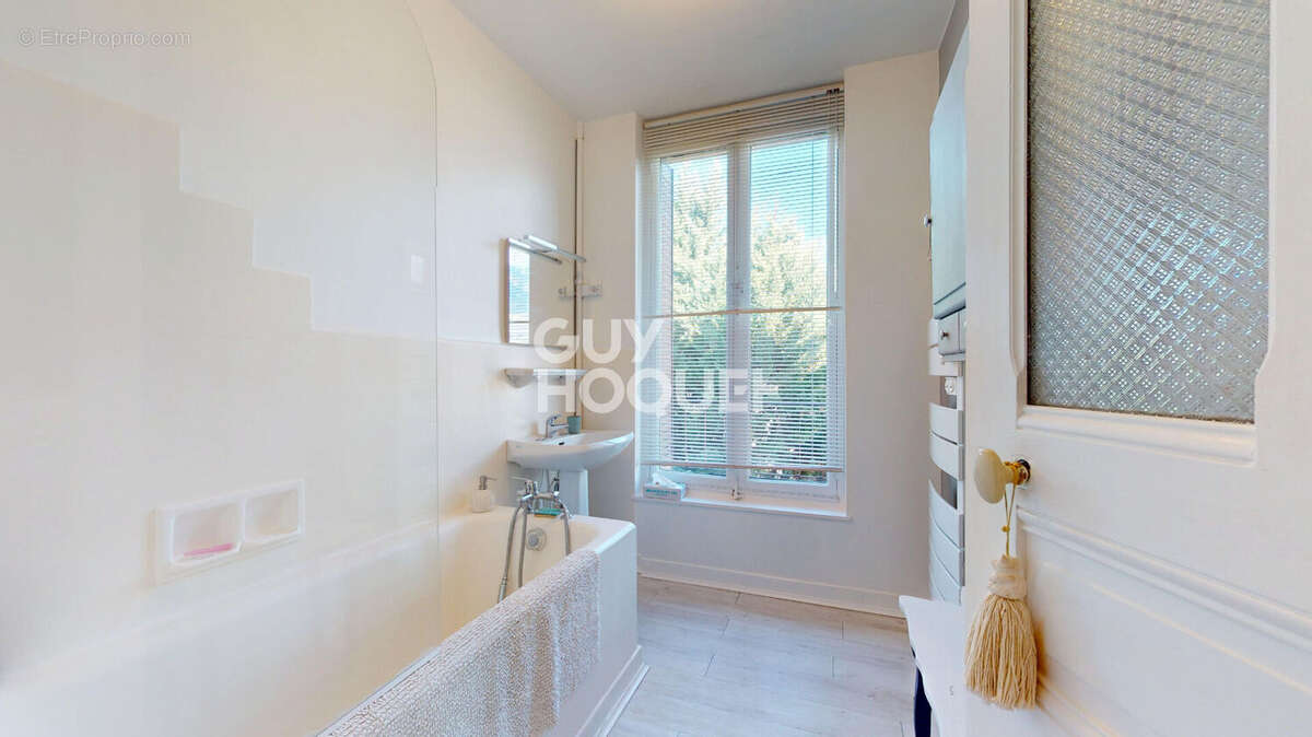 Appartement à AIX-LES-BAINS