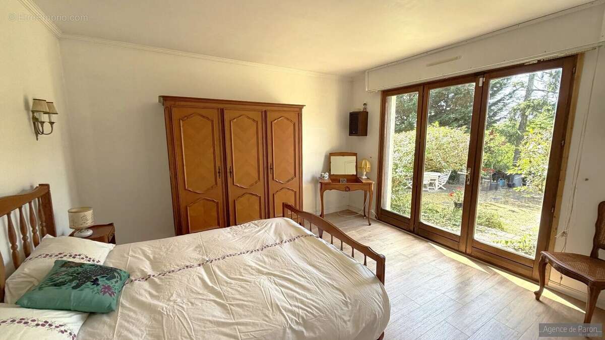 Maison à VERRIERES-LE-BUISSON