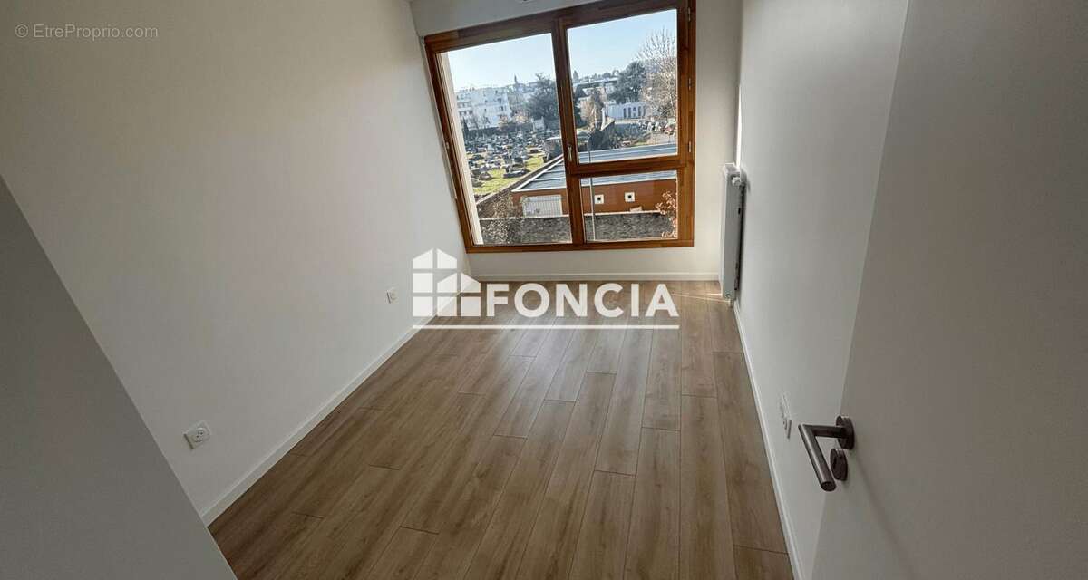 Appartement à SAINT-CYR-L'ECOLE