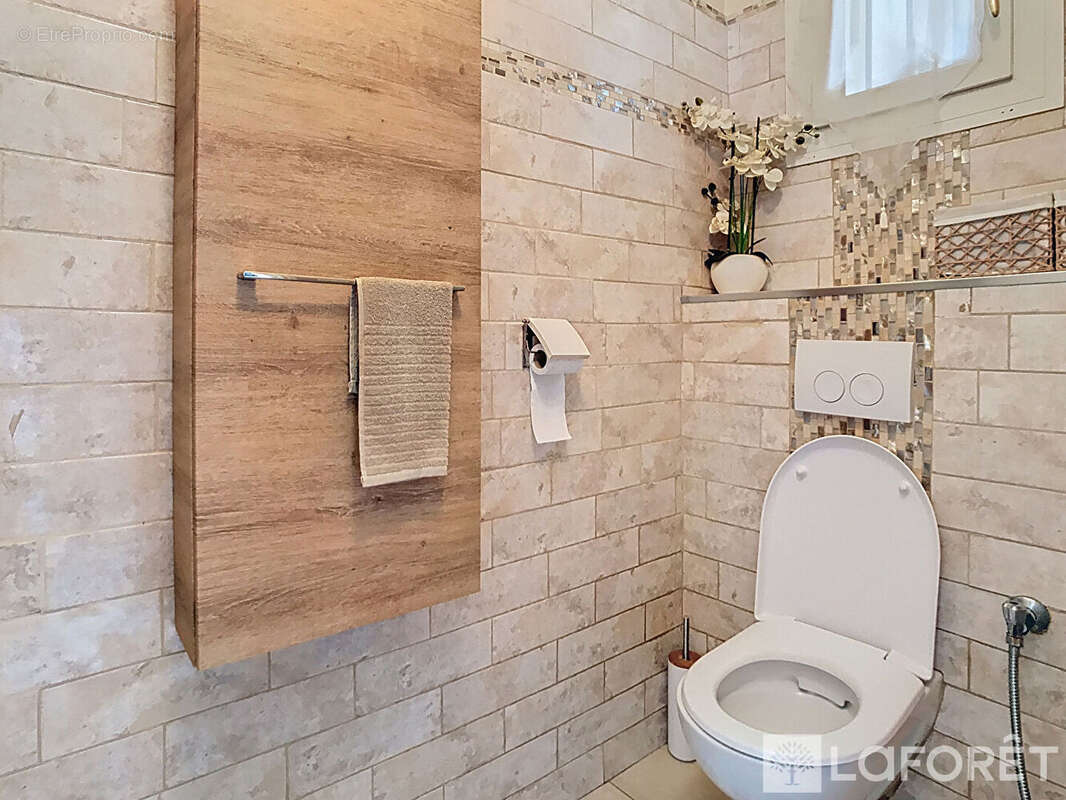 Maison à SAINT-VICTORET