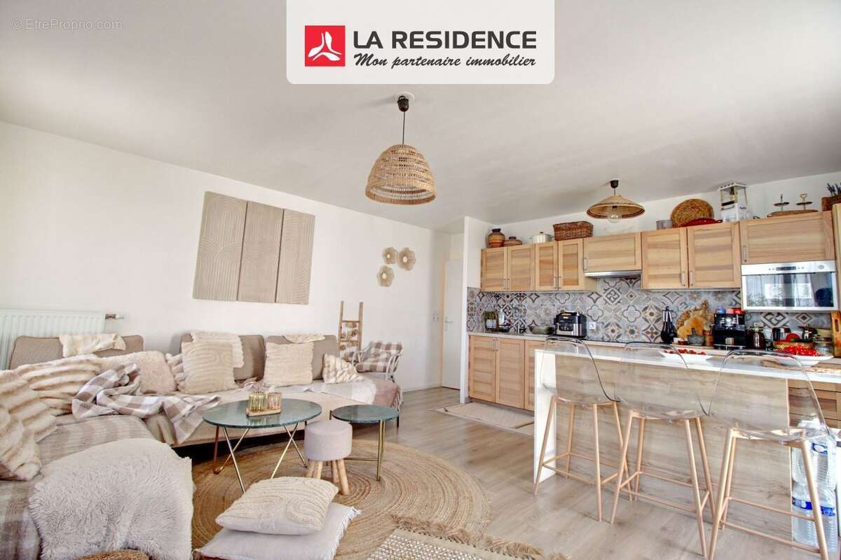 Appartement 77 m² à Cergy  - photo 2