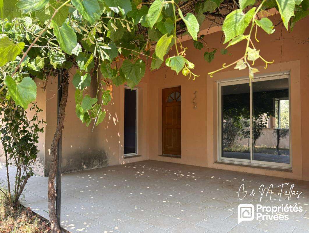 Maison familiale -3 chambres- garage 54 m² - TRAVAILLAN - photo 6