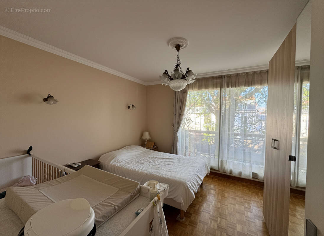 Appartement à ENGHIEN-LES-BAINS