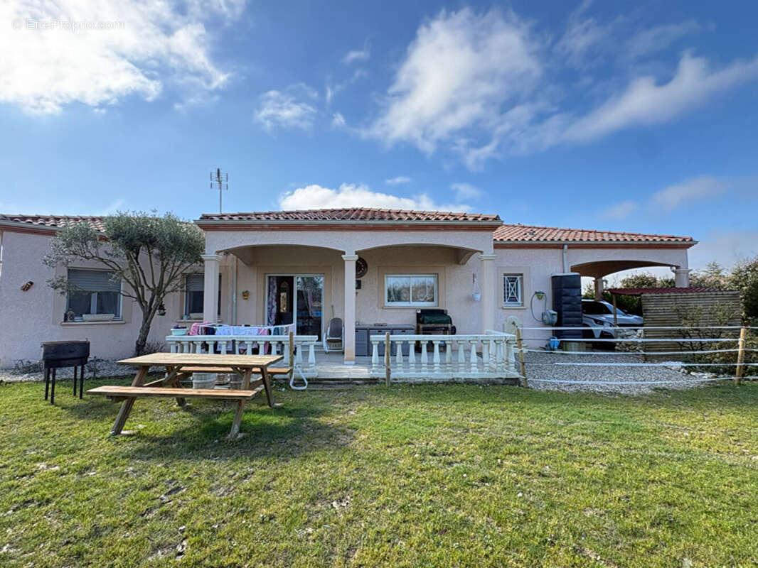 Maison à SAINTE-LIVRADE-SUR-LOT