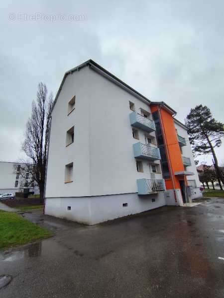 Appartement à GRAND-CHARMONT