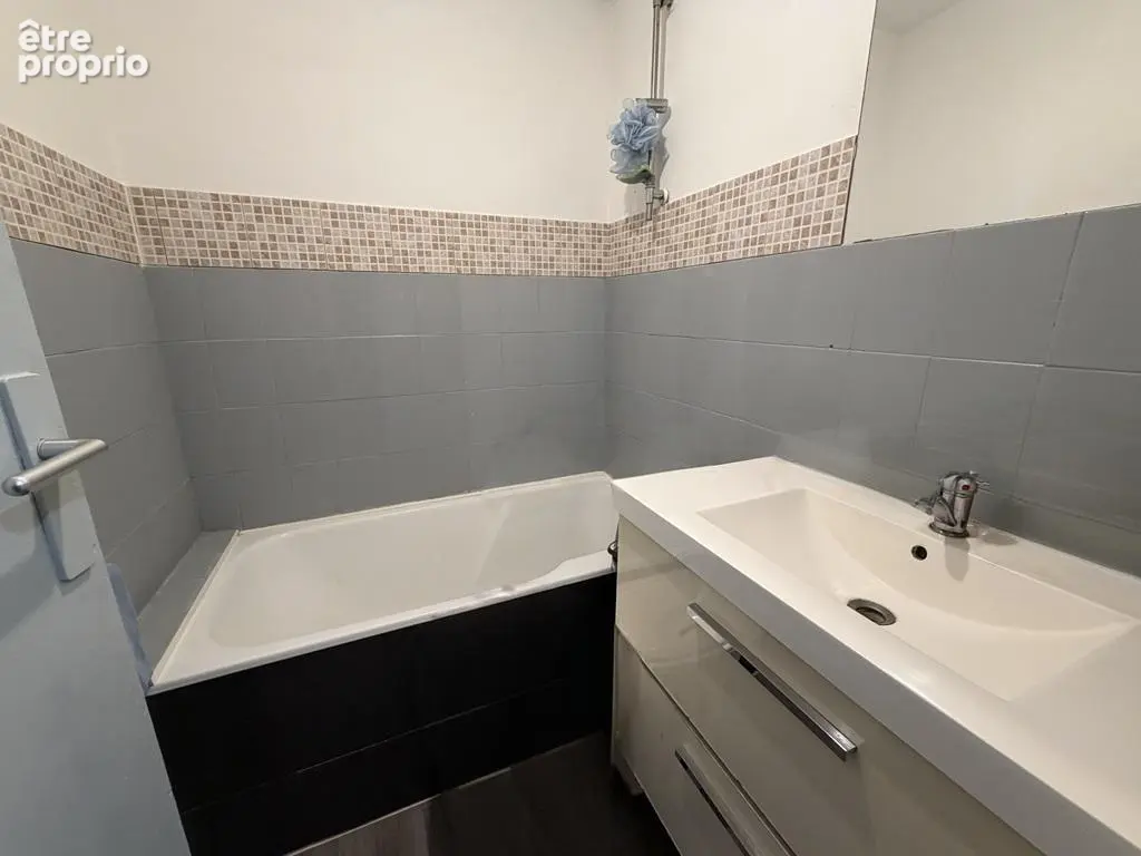 Bordeaux Chartrons - Appartement T3 de 55 m² avec balcon, cellier et parking - photo 9