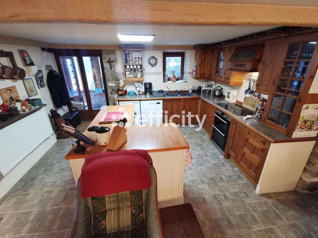 Maison à SAINT-SEVER-CALVADOS