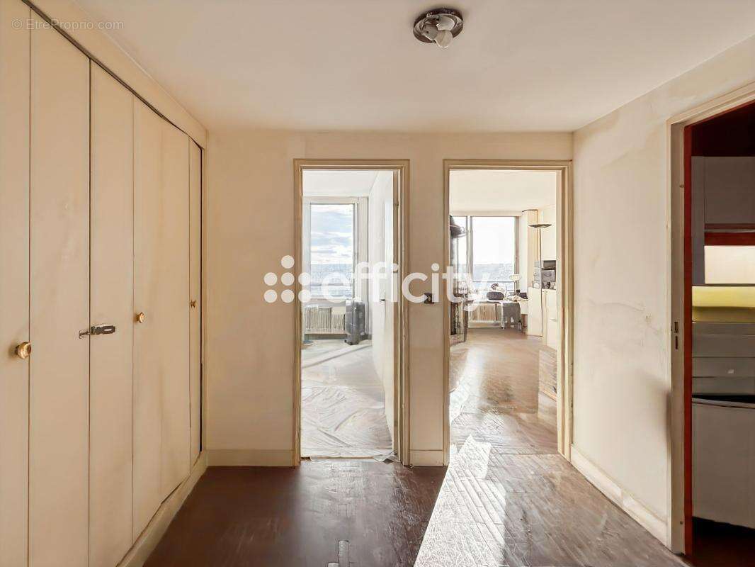 Appartement à PARIS-15E