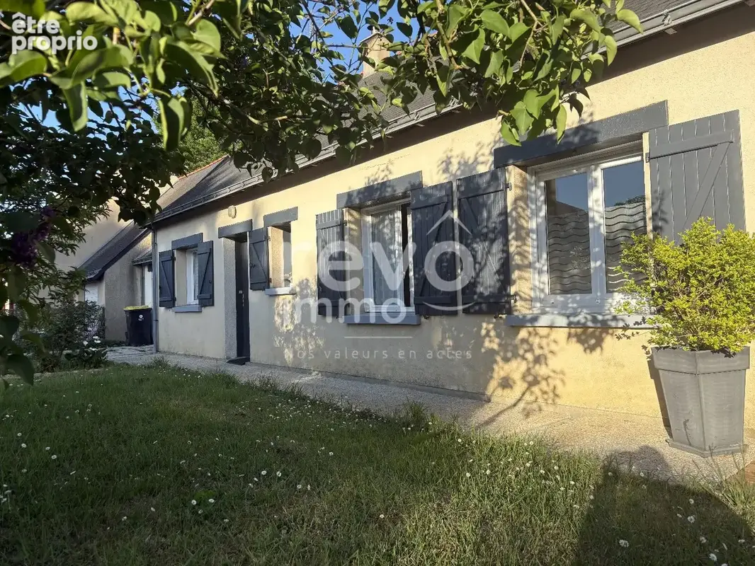 Maison à MONTREUIL-JUIGNE