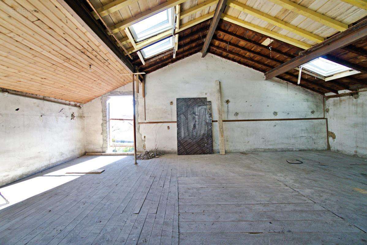 Appartement à QUINCIEUX