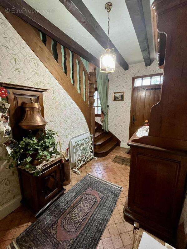 Maison à NOTRE-DAME-DE-SANILHAC