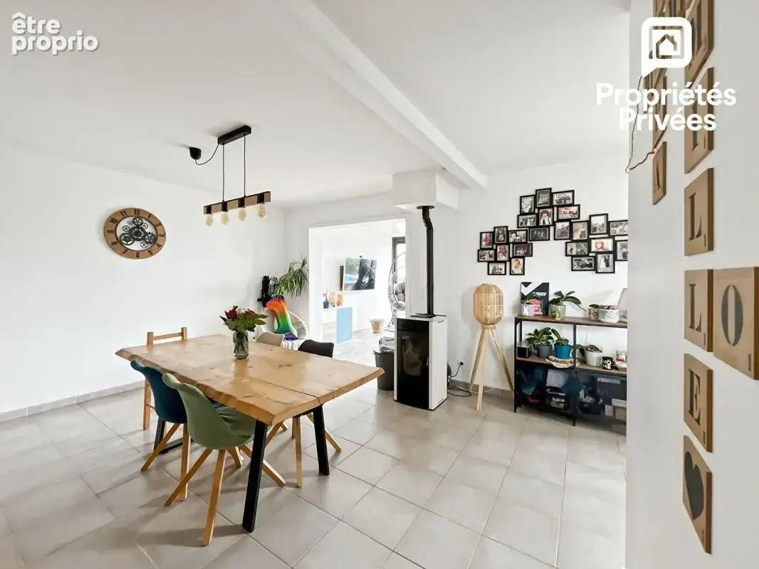 PAREMPUYRE - Maison familiale avec piscine, 3 chambres et 60 m² de pièce de vie - photo 4