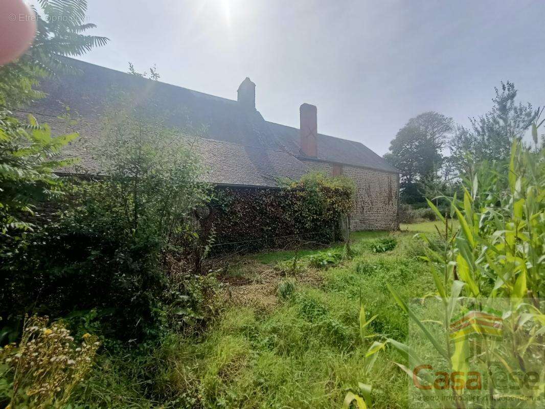 Maison à SAINT-GEORGES-DE-REINTEMBAULT