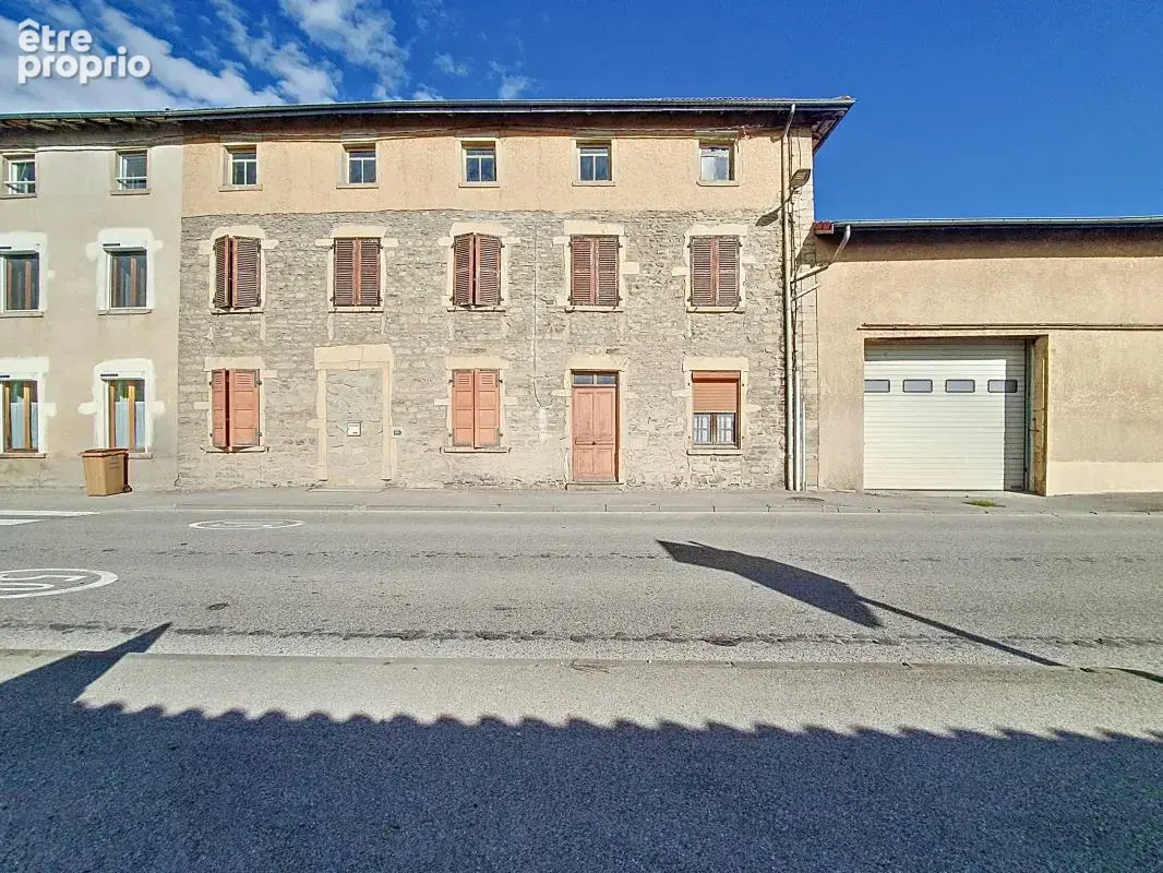 Maison - en plateau - Cave - Grenier - Jardin - Places de stationnement - photo 10