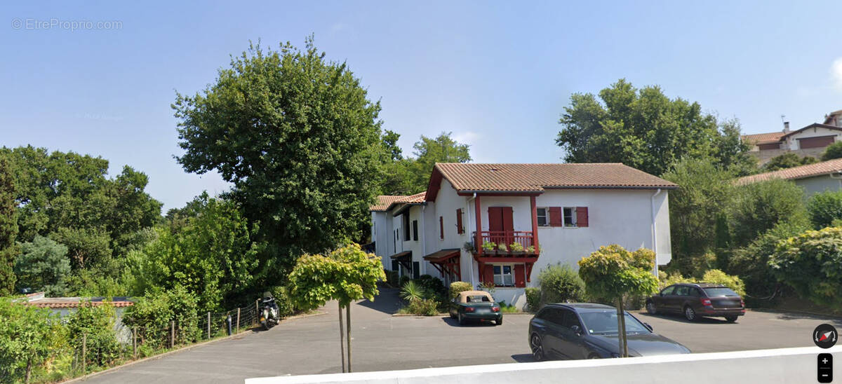 Parking à GUETHARY