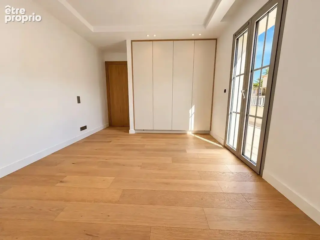 Rare à la vente – sainte-maxime centre – toit-terrasse 98 m² + terrasse privative de 98 m² - photo 8