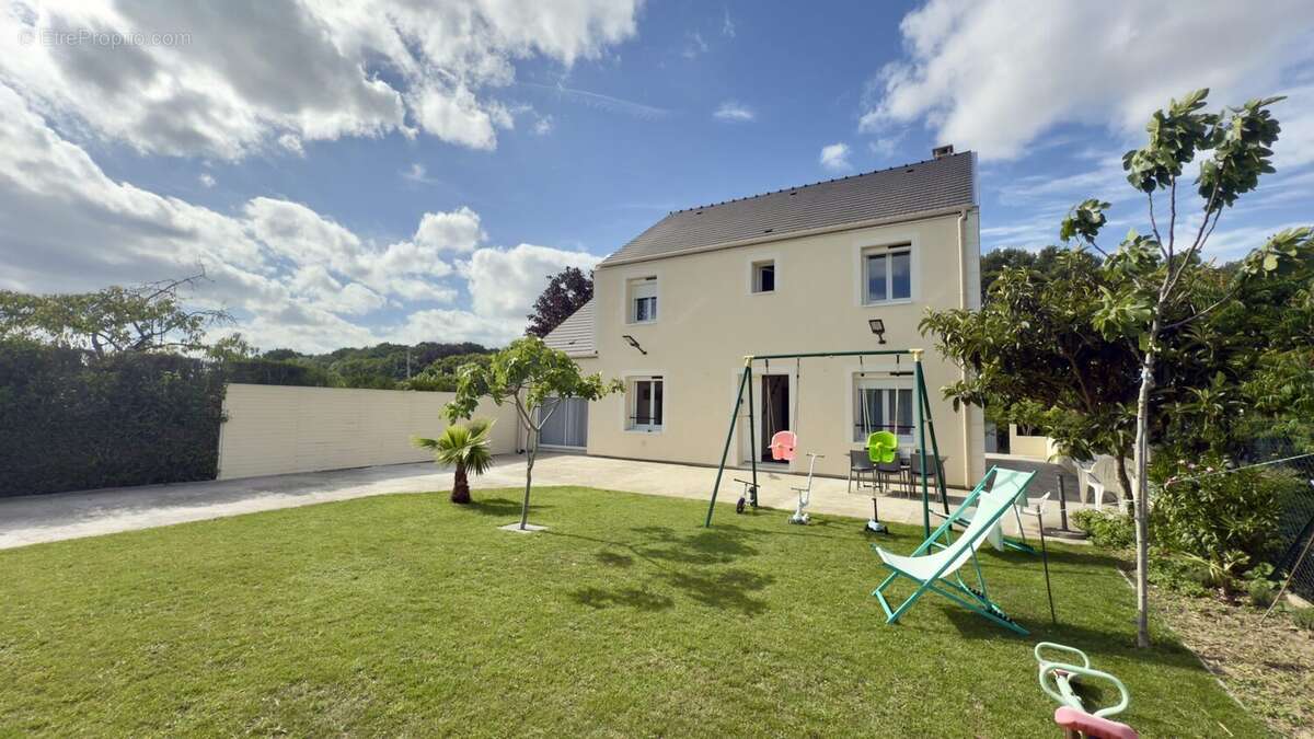 Maison à LES MUREAUX