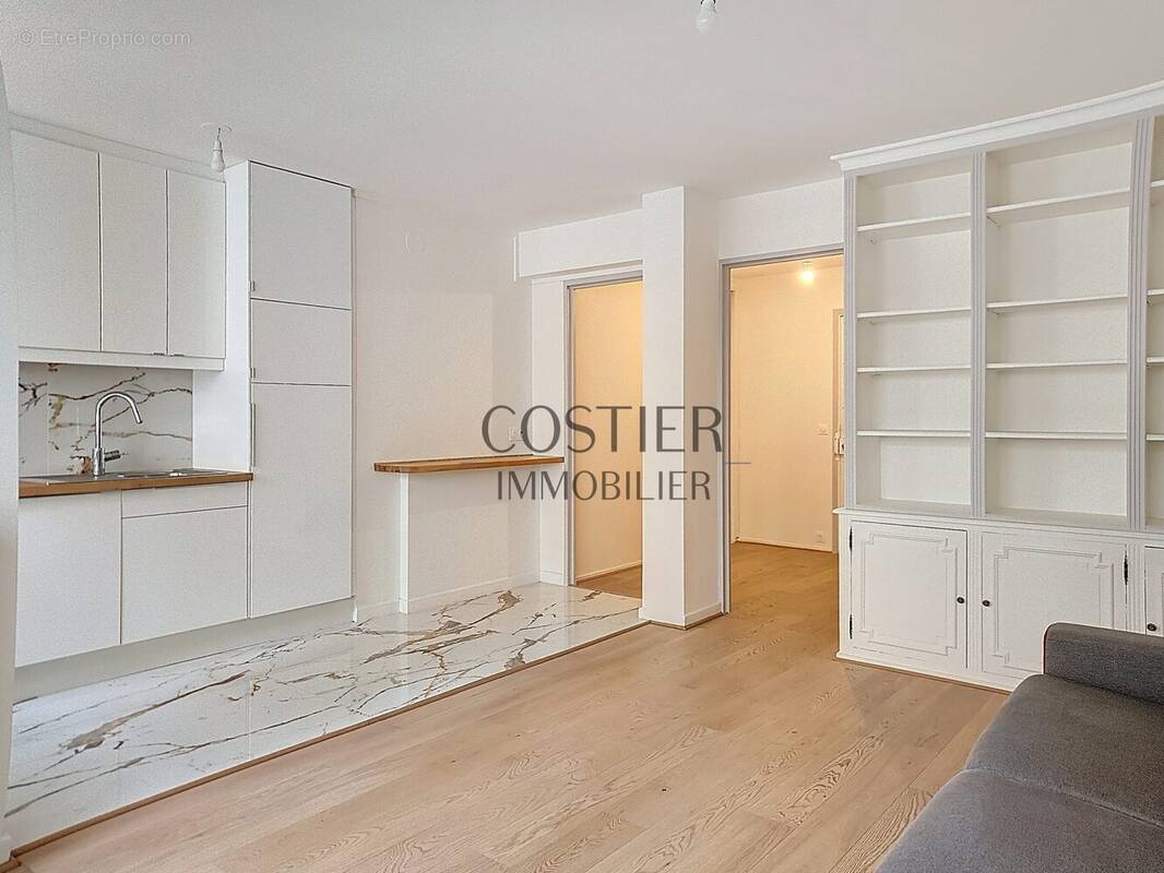 Appartement à PARIS-17E