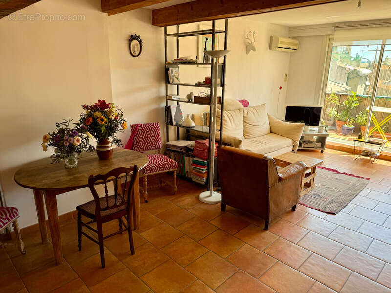T2 Duplex dernier étage 57m² + terrasses – Vues toits & Thermes – Aix Centre - photo 4