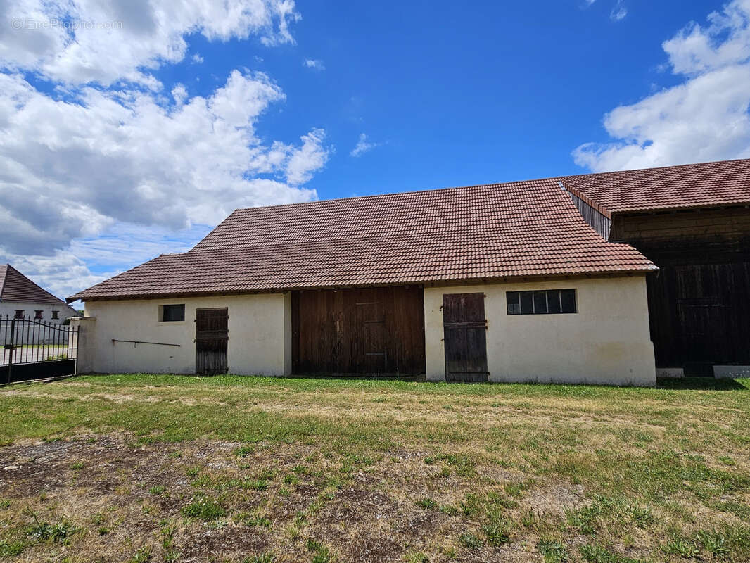 Maison à VERDUN-SUR-LE-DOUBS