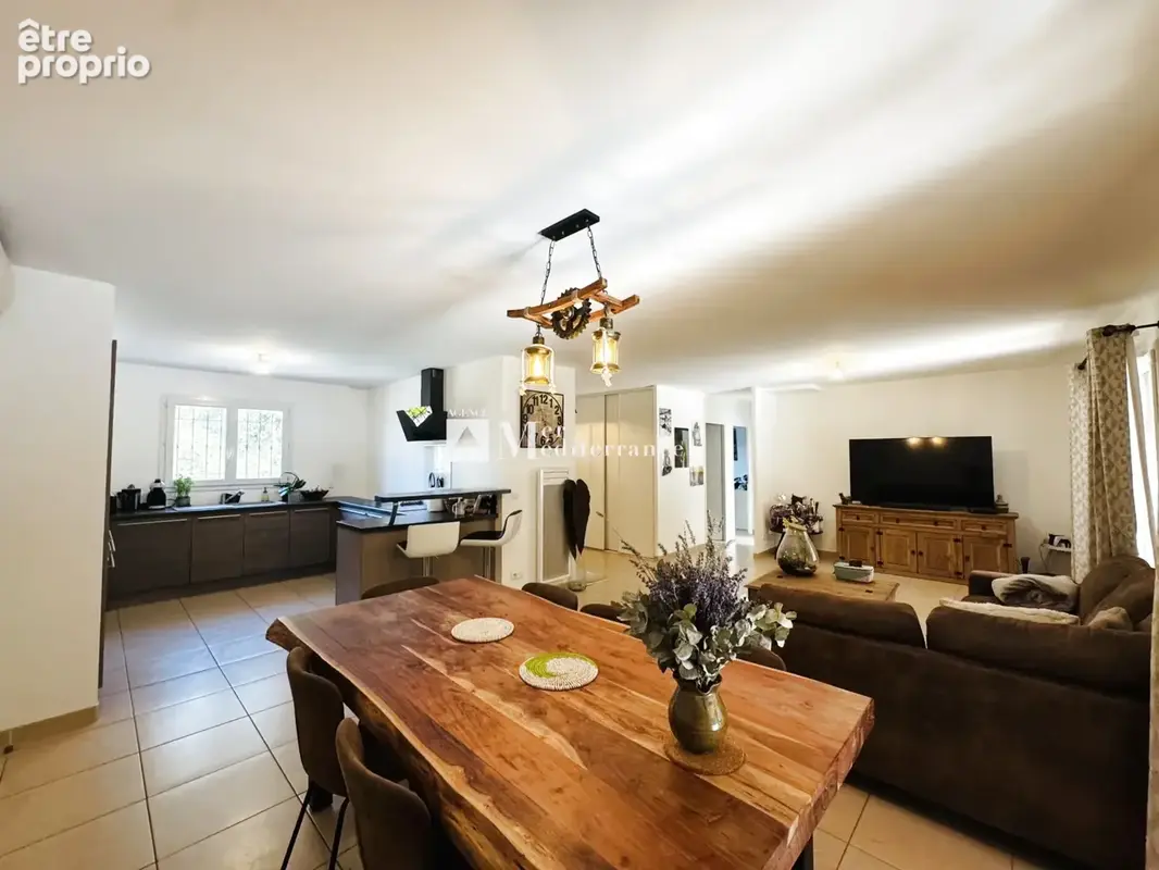 À vendre - Maison de Plain-Pied à La Garde-Freinet - 83680 - photo 3