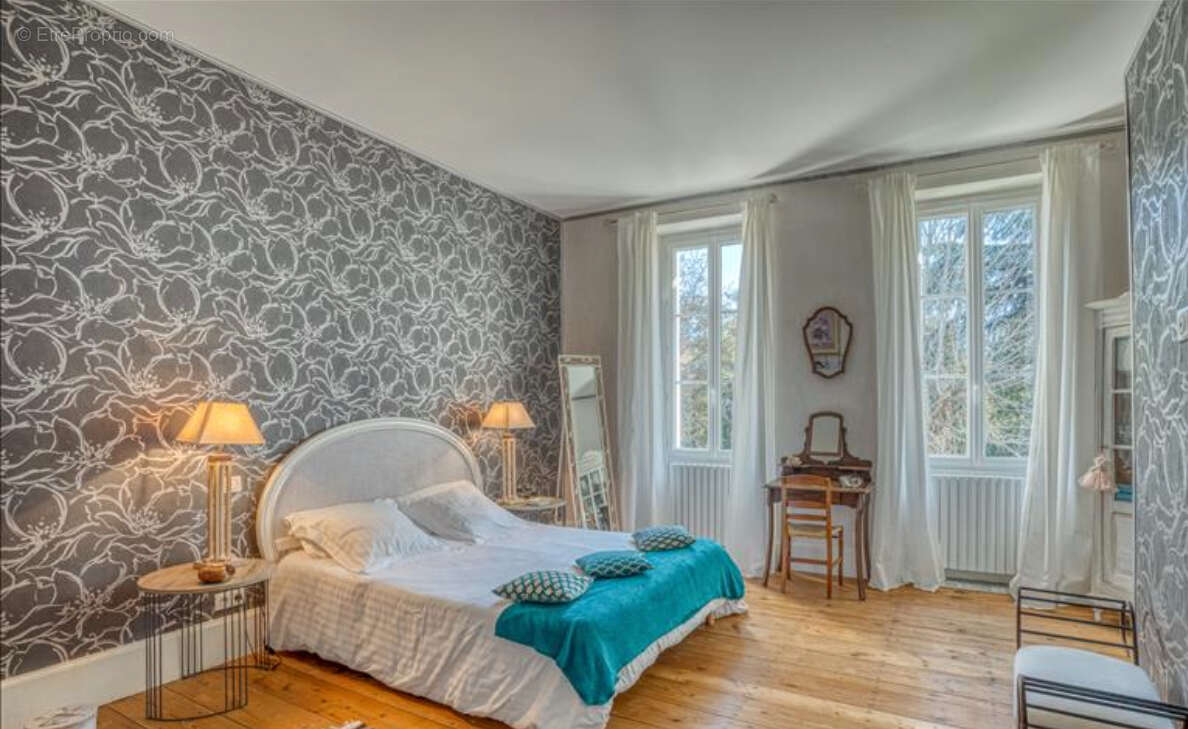 Maison à CASTELNAUD-DE-GRATECAMBE