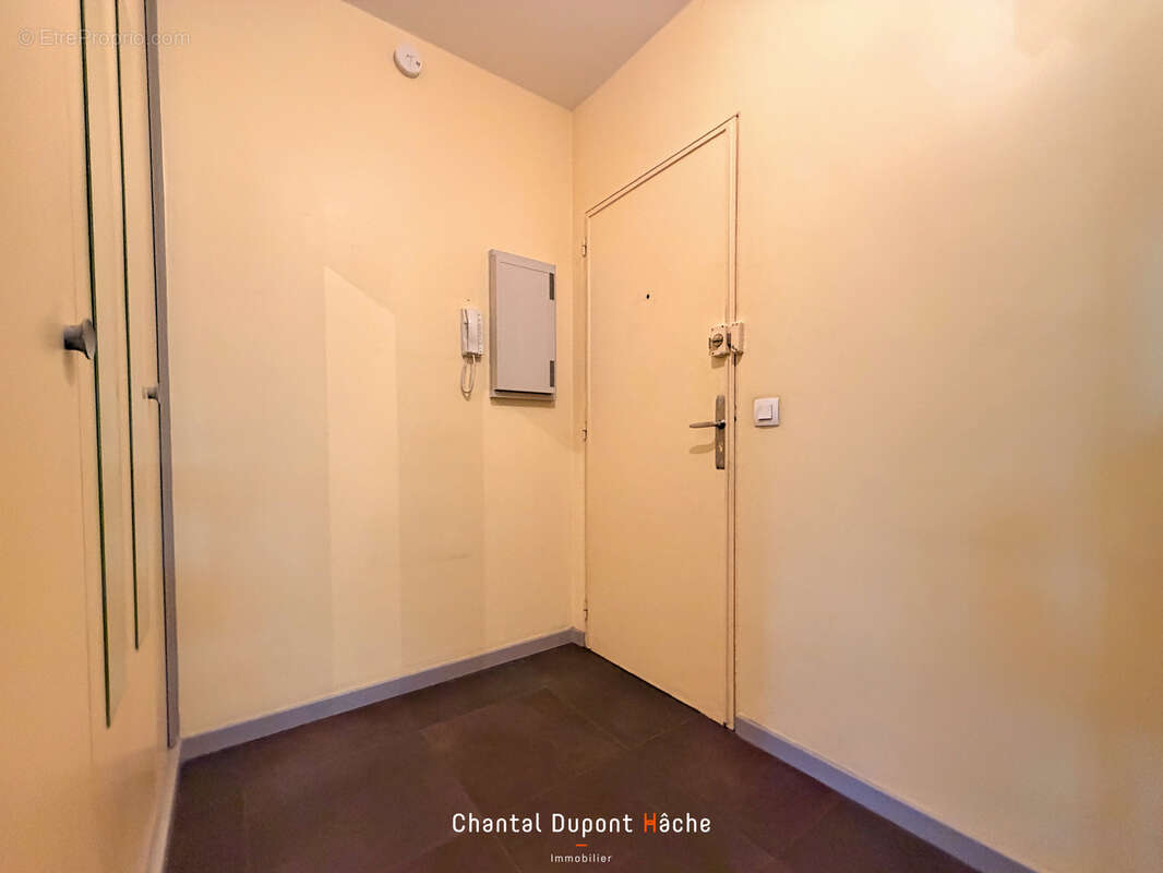 CHARTRES GABRIEL PERI - Appartement en dernier étage de trois pièces proche gare ! Garage et cave. - photo 13