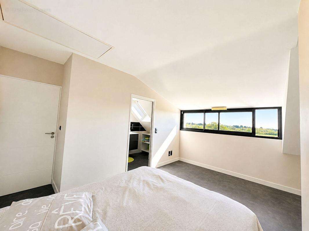 Belle contemporaine avec piscine- 196 m2 - 4 suites - photo 16