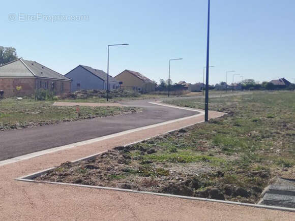 Terrain à COGNAT-LYONNE