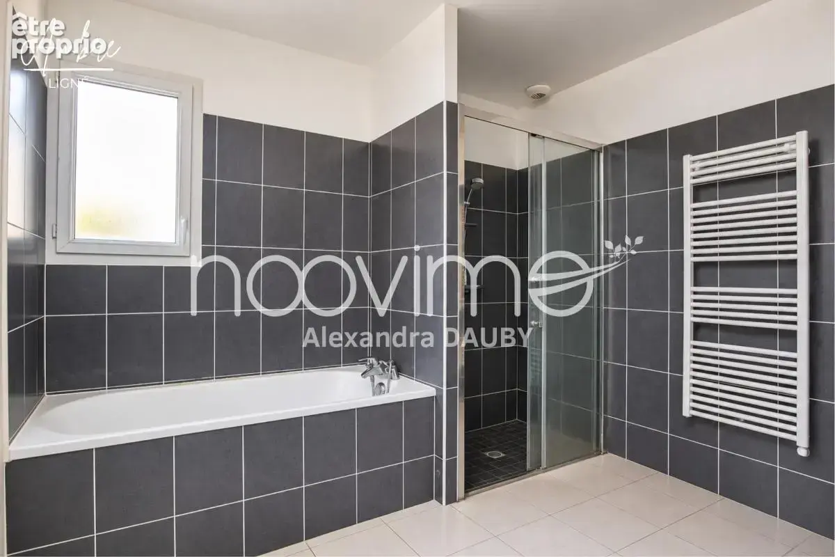 Maison 4 chambres et palier - Bourg - photo 8