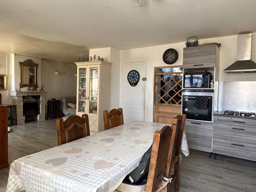 Maison à SAINT-POLGUES