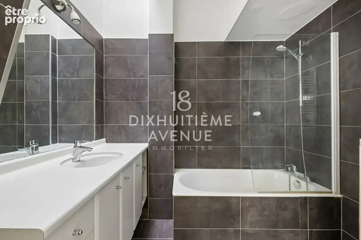 Rue des Sablons, 2ème étage, appartement avec mezzanine et balcon - photo 8
