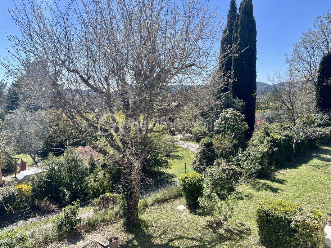 Maison à BAGNOLS-EN-FORET